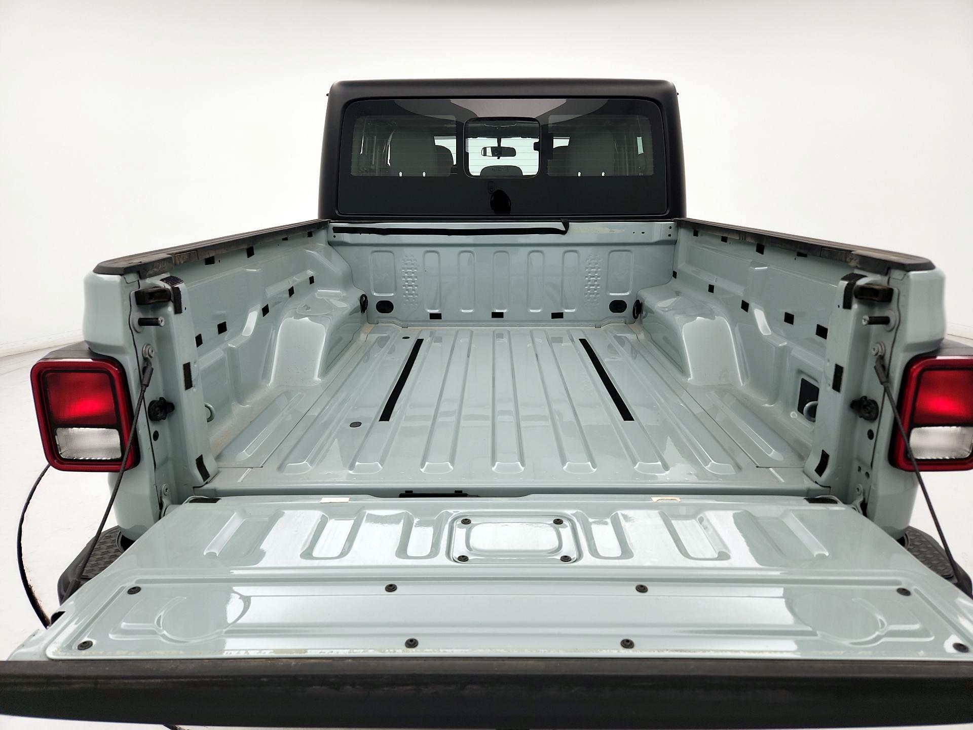 Thumbnail: 2023 Jeep Gladiator - 20