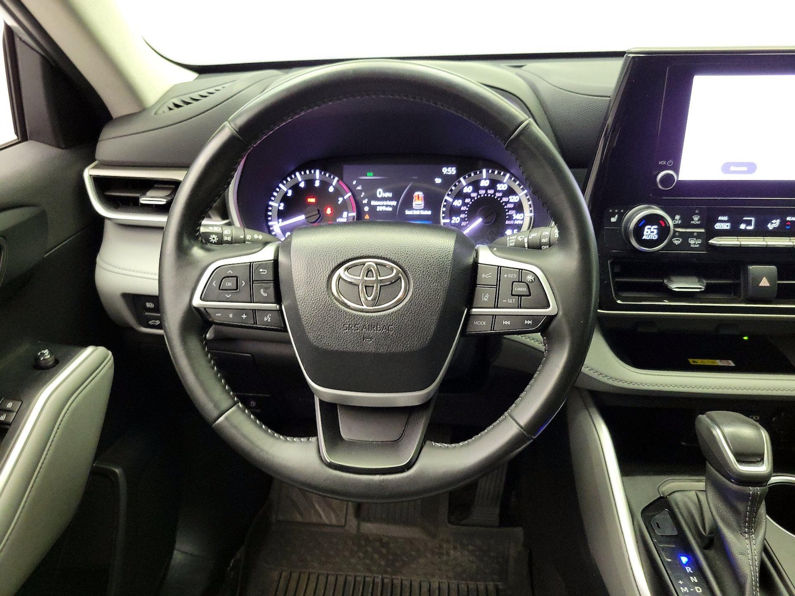 2023 Toyota Highlander XLE - Photo 11
