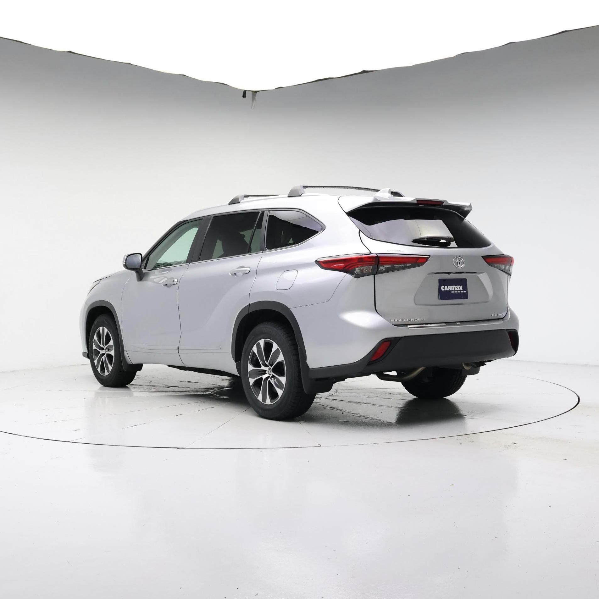Thumbnail: 2023 Toyota Highlander - 2