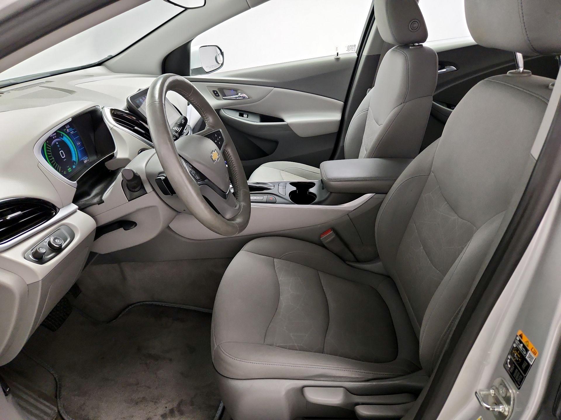Thumbnail: 2016 Chevrolet Volt - 11
