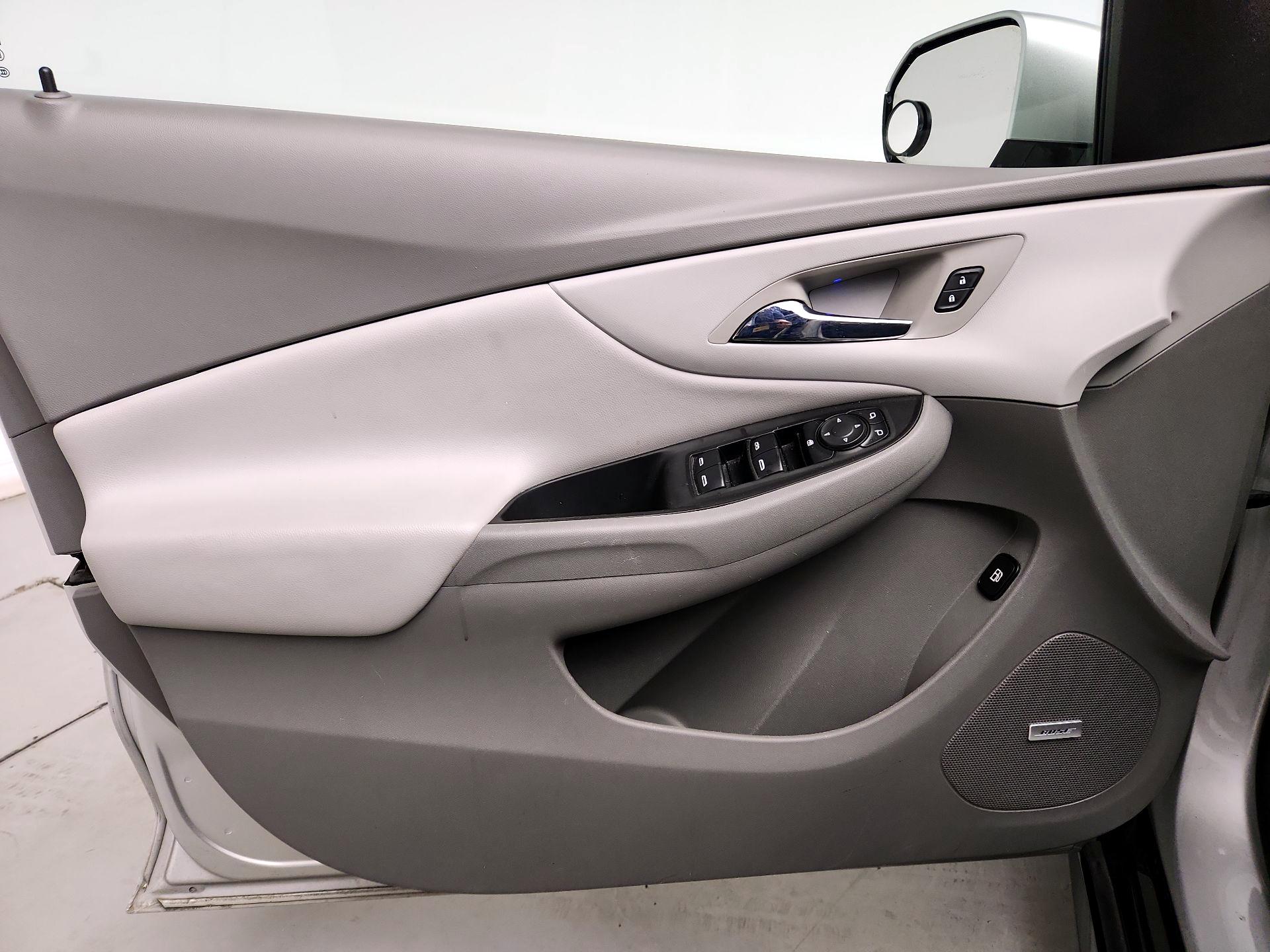 Thumbnail: 2016 Chevrolet Volt - 12