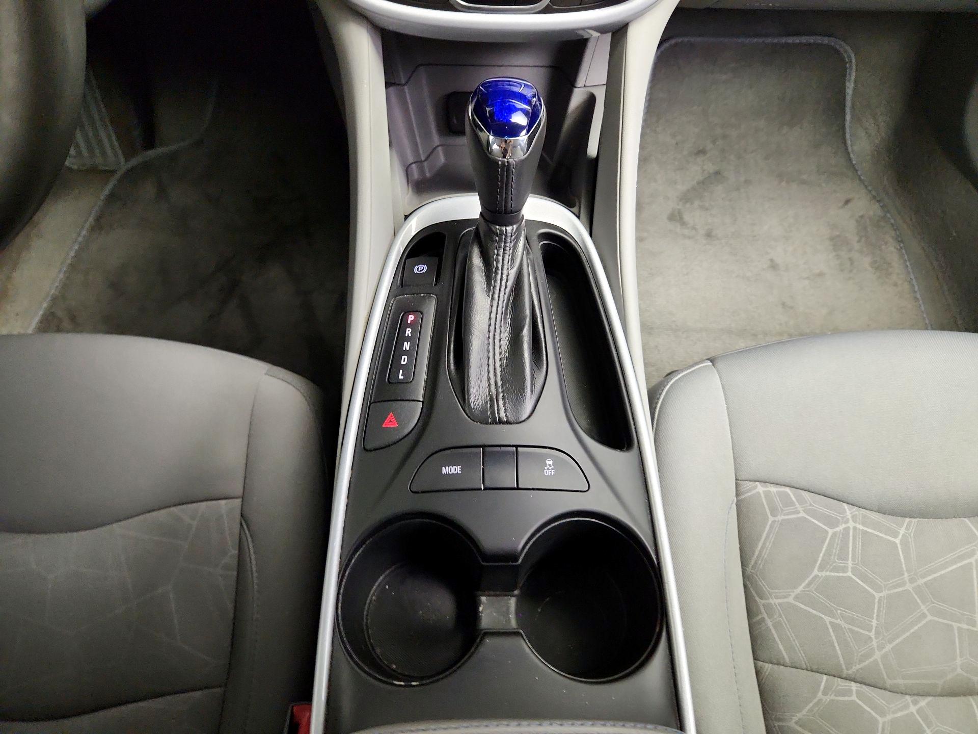 Thumbnail: 2016 Chevrolet Volt - 17