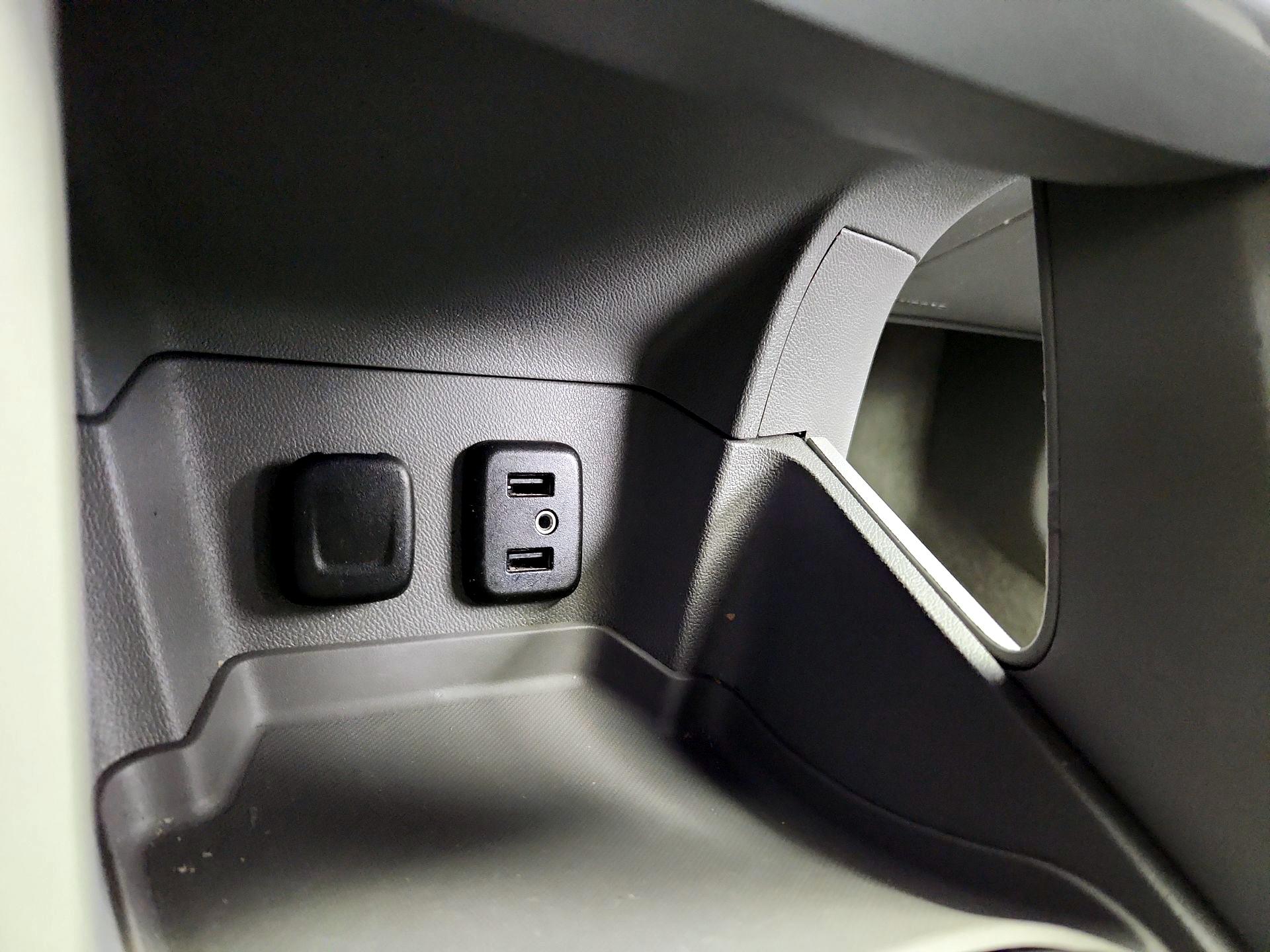 Thumbnail: 2016 Chevrolet Volt - 18