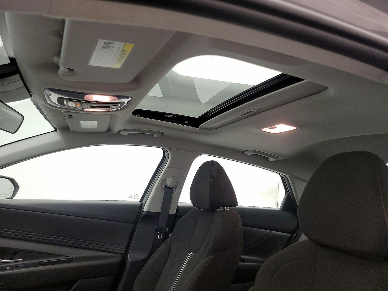 2024 Hyundai Elantra SEL - Photo 21