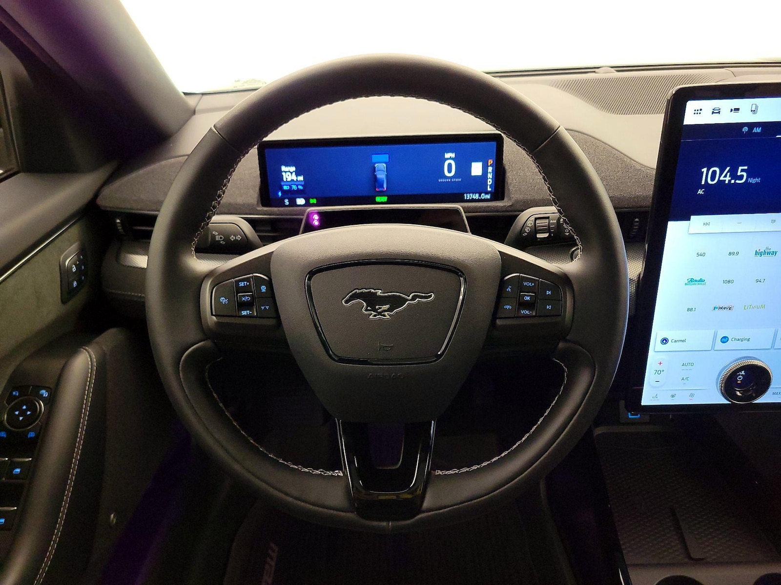 2022 Ford Mustang Mach-E GT AWD - Photo 11