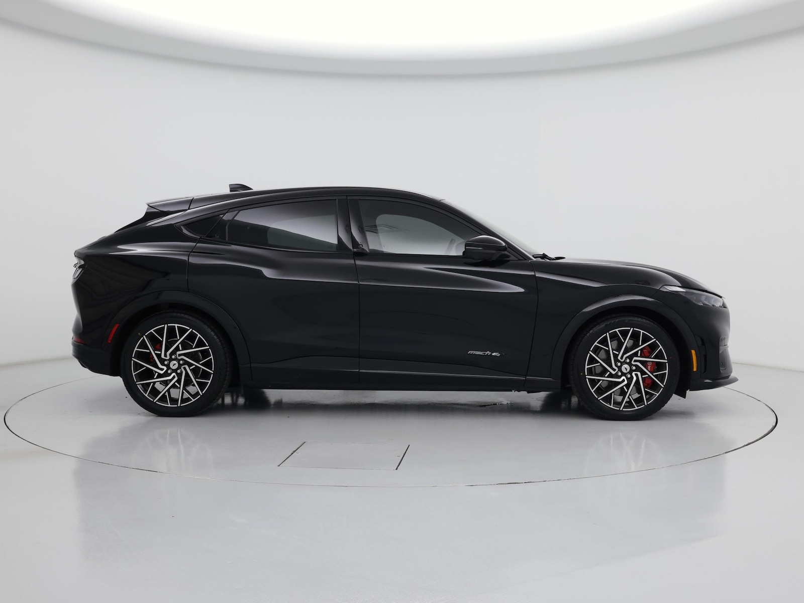 2022 Ford Mustang Mach-E GT AWD - Photo 8