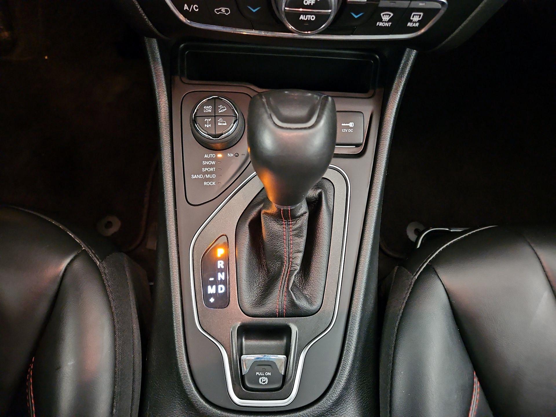 Thumbnail: 2022 Jeep Cherokee - 15