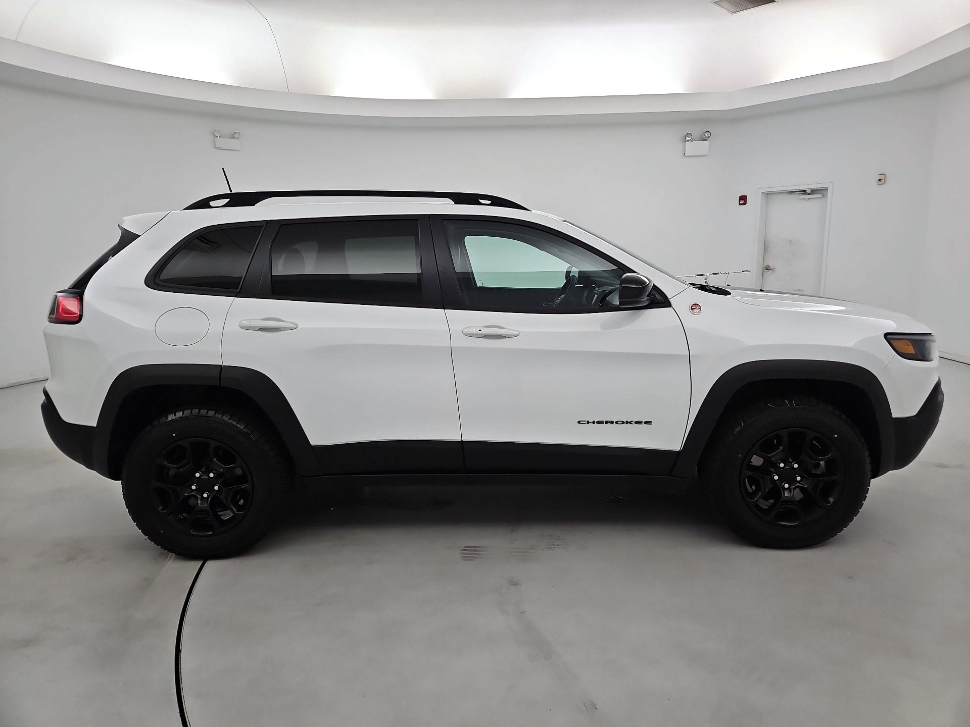 Thumbnail: 2022 Jeep Cherokee - 4