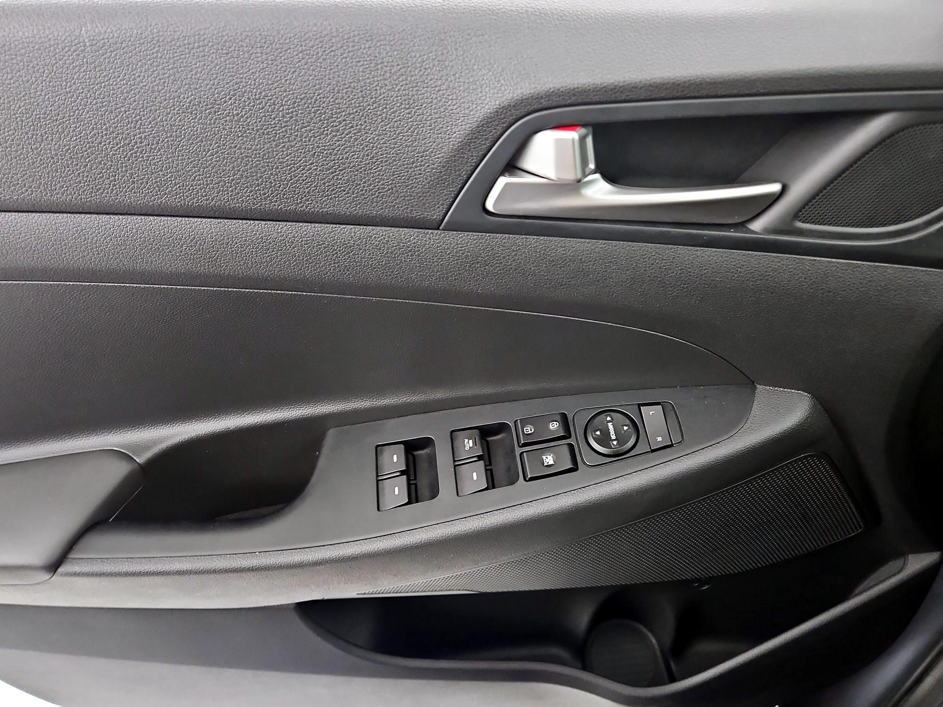 Thumbnail: 2021 Hyundai Tucson - 10