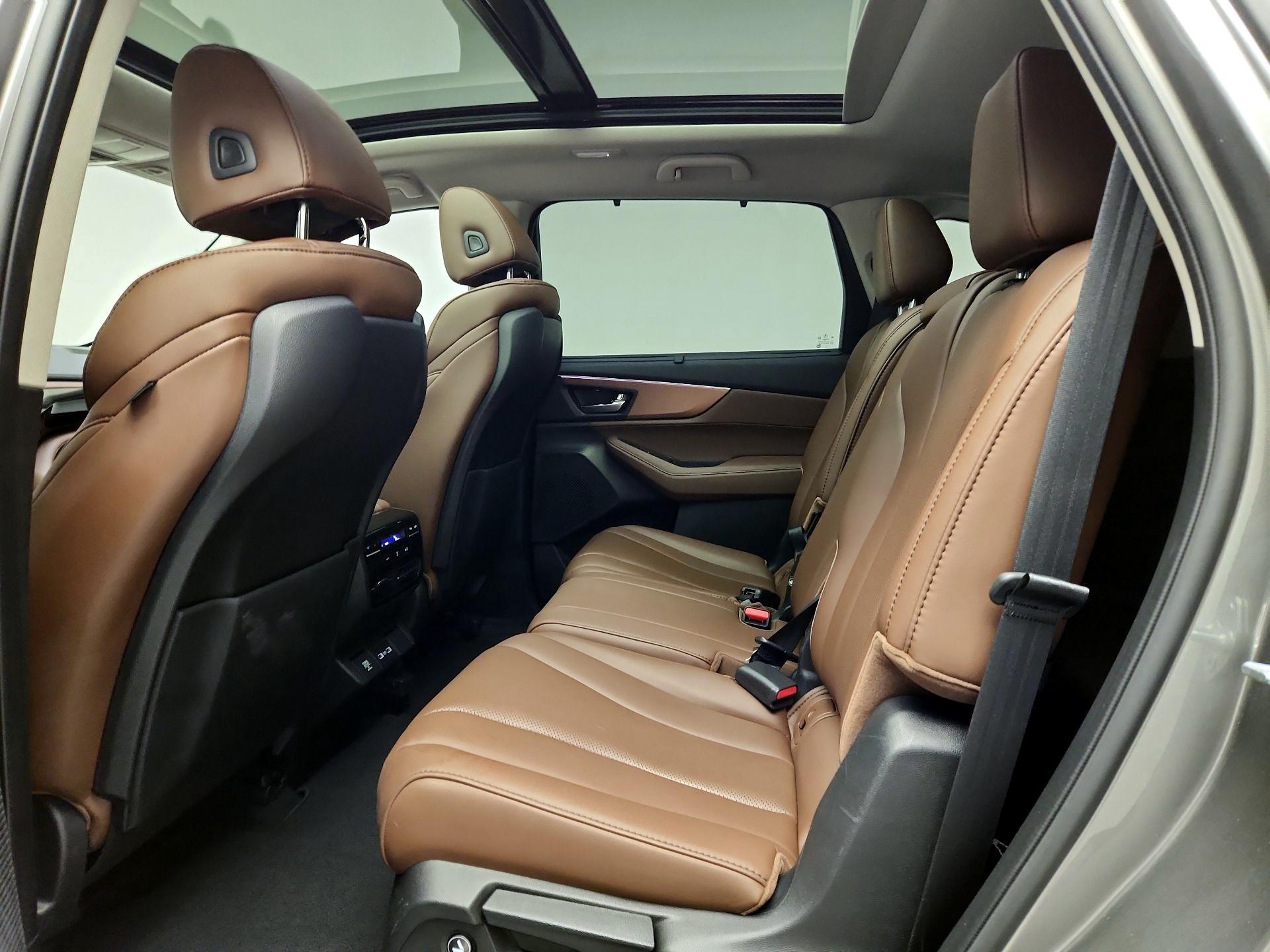 Thumbnail: 2023 Acura MDX - 19