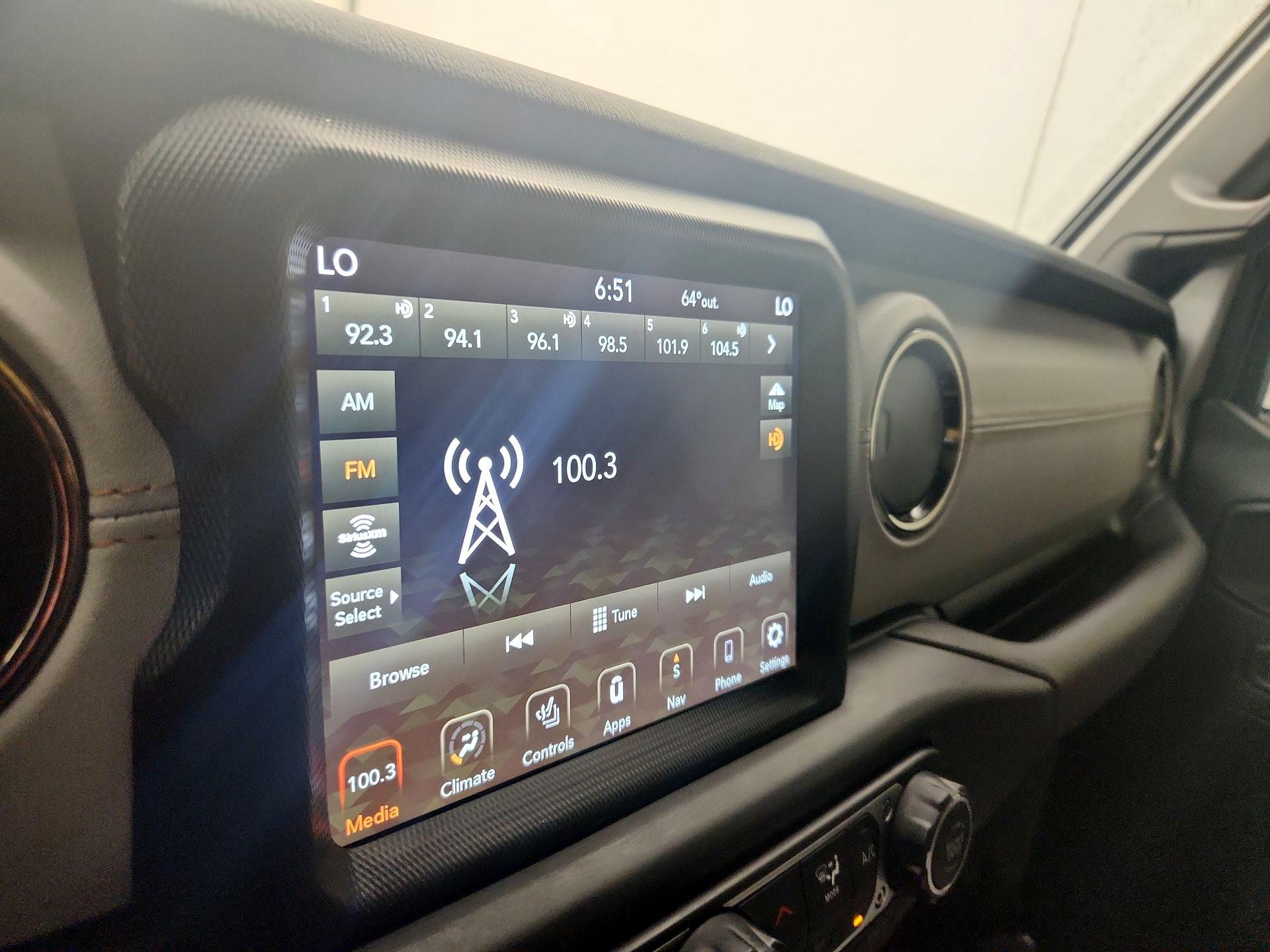 Thumbnail: 2021 Jeep Gladiator - 16