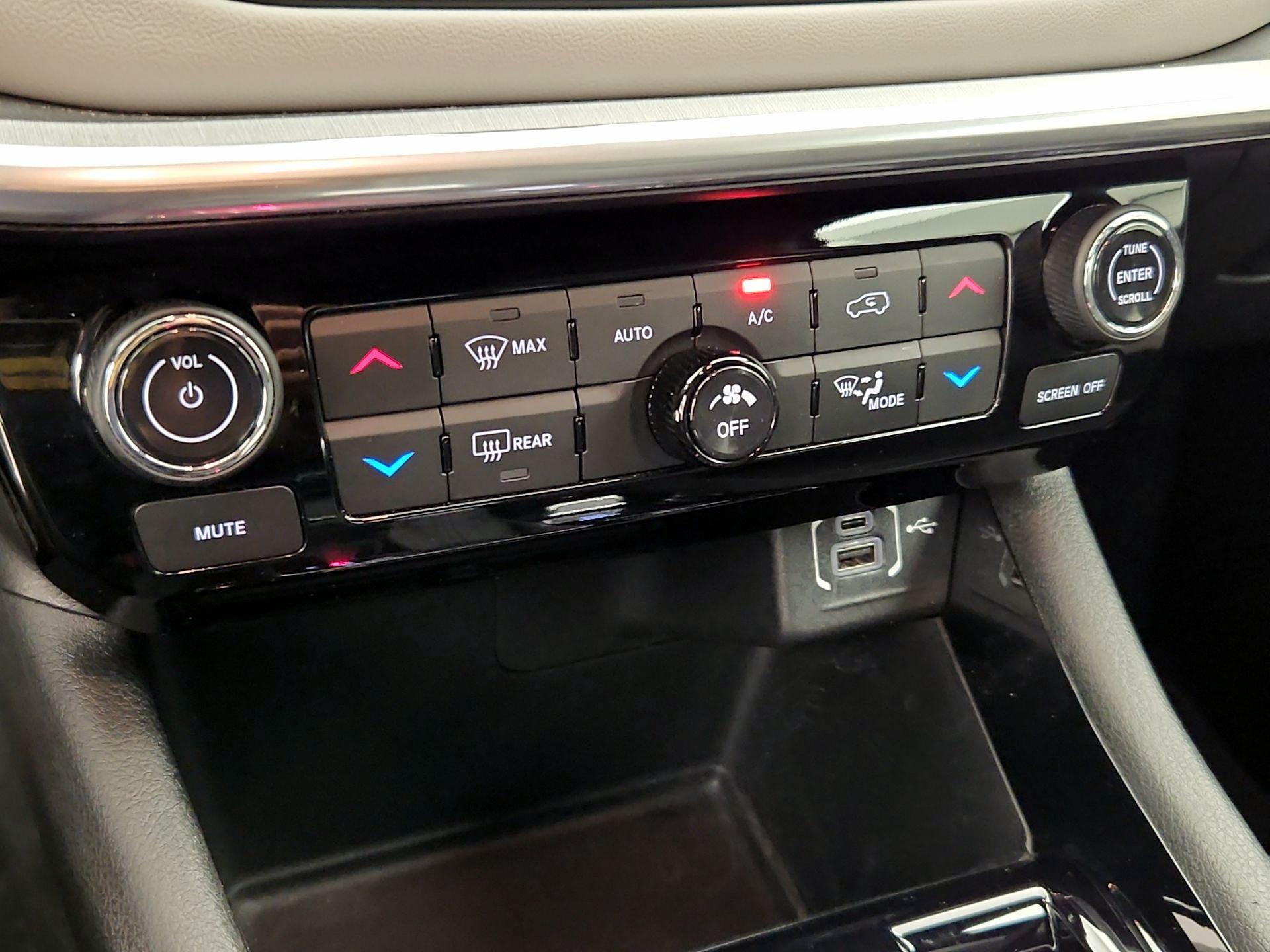 Thumbnail: 2024 Jeep Compass - 16