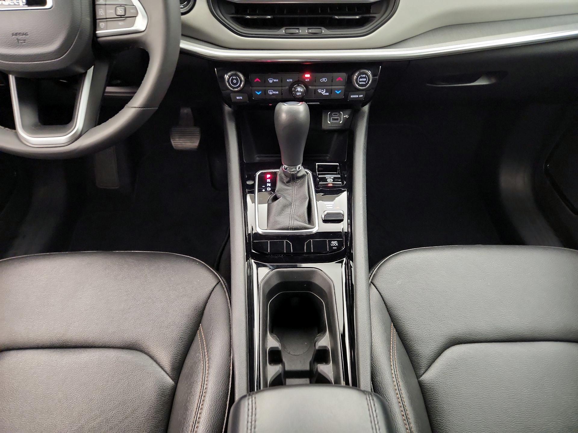 Thumbnail: 2024 Jeep Compass - 17