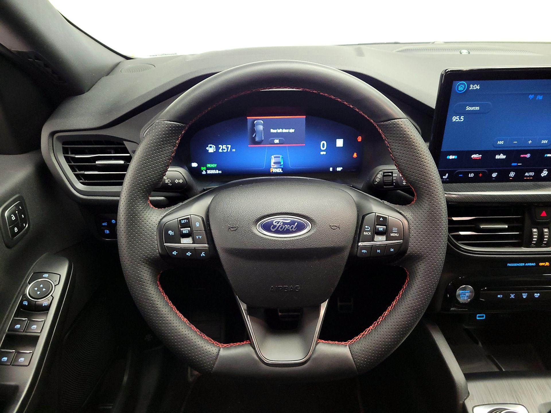 Thumbnail: 2023 Ford Escape - 10