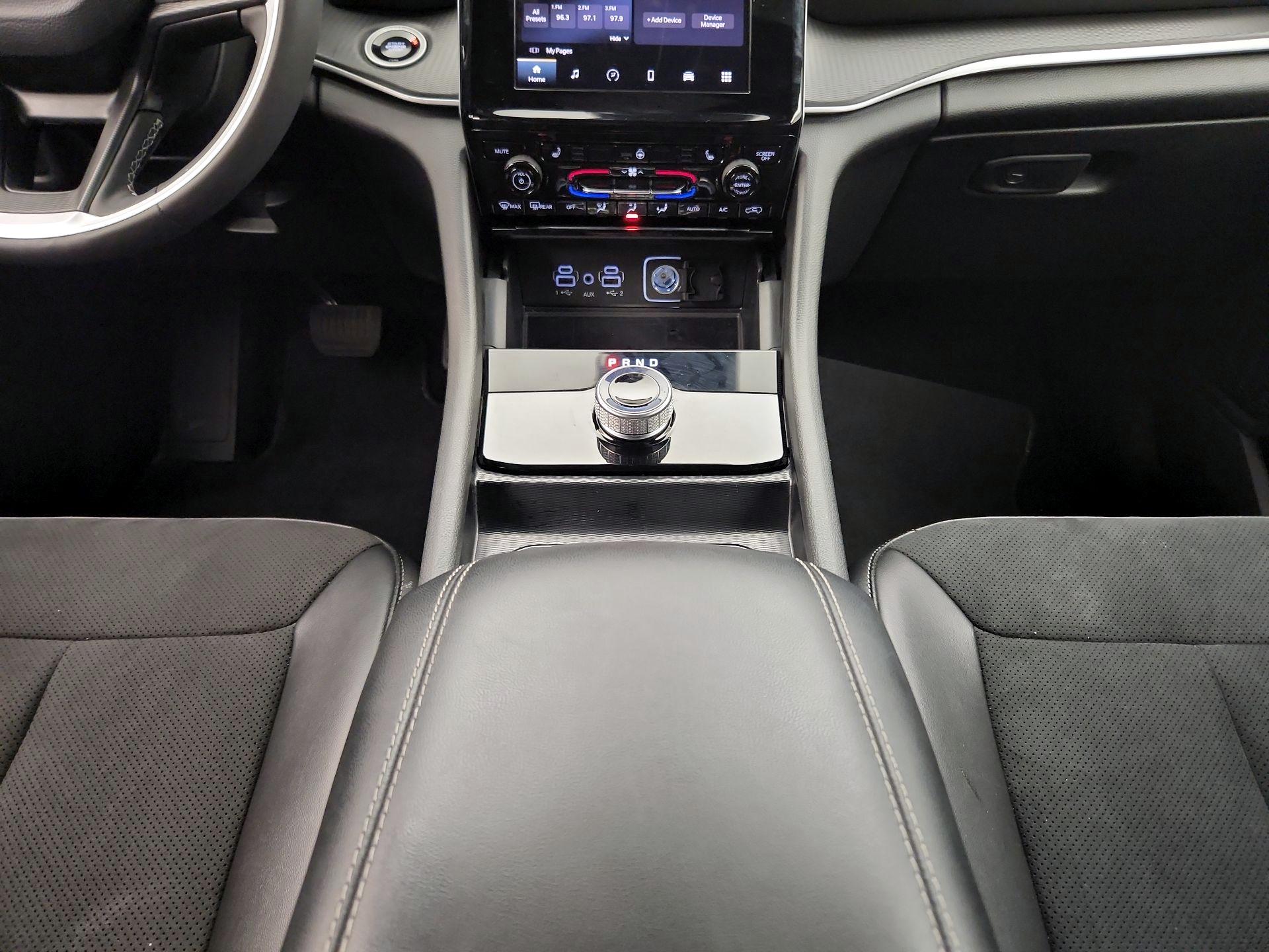 Thumbnail: 2024 Jeep Grand Cherokee - 17