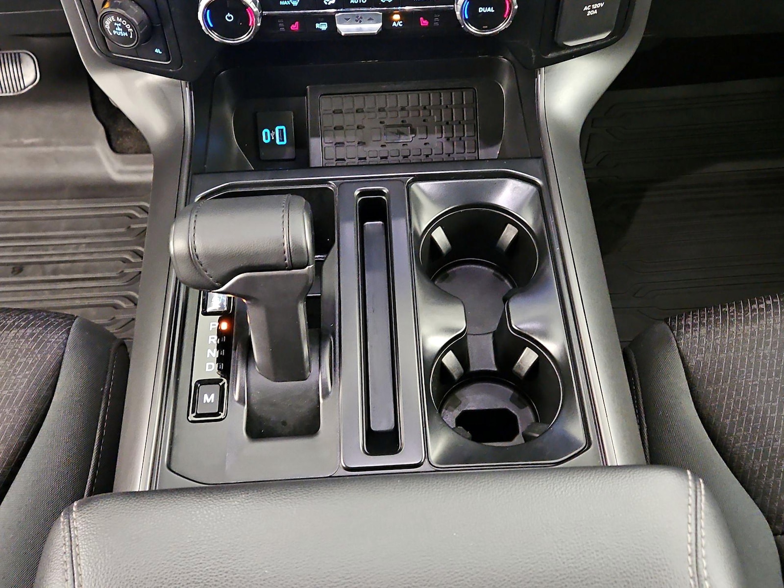 2024 Ford F-150 XLT - Photo 17