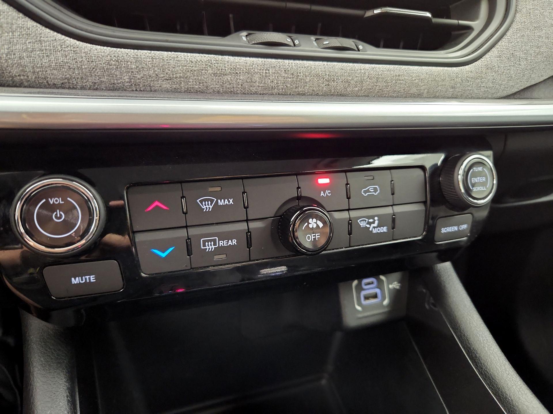 Thumbnail: 2022 Jeep Compass - 16
