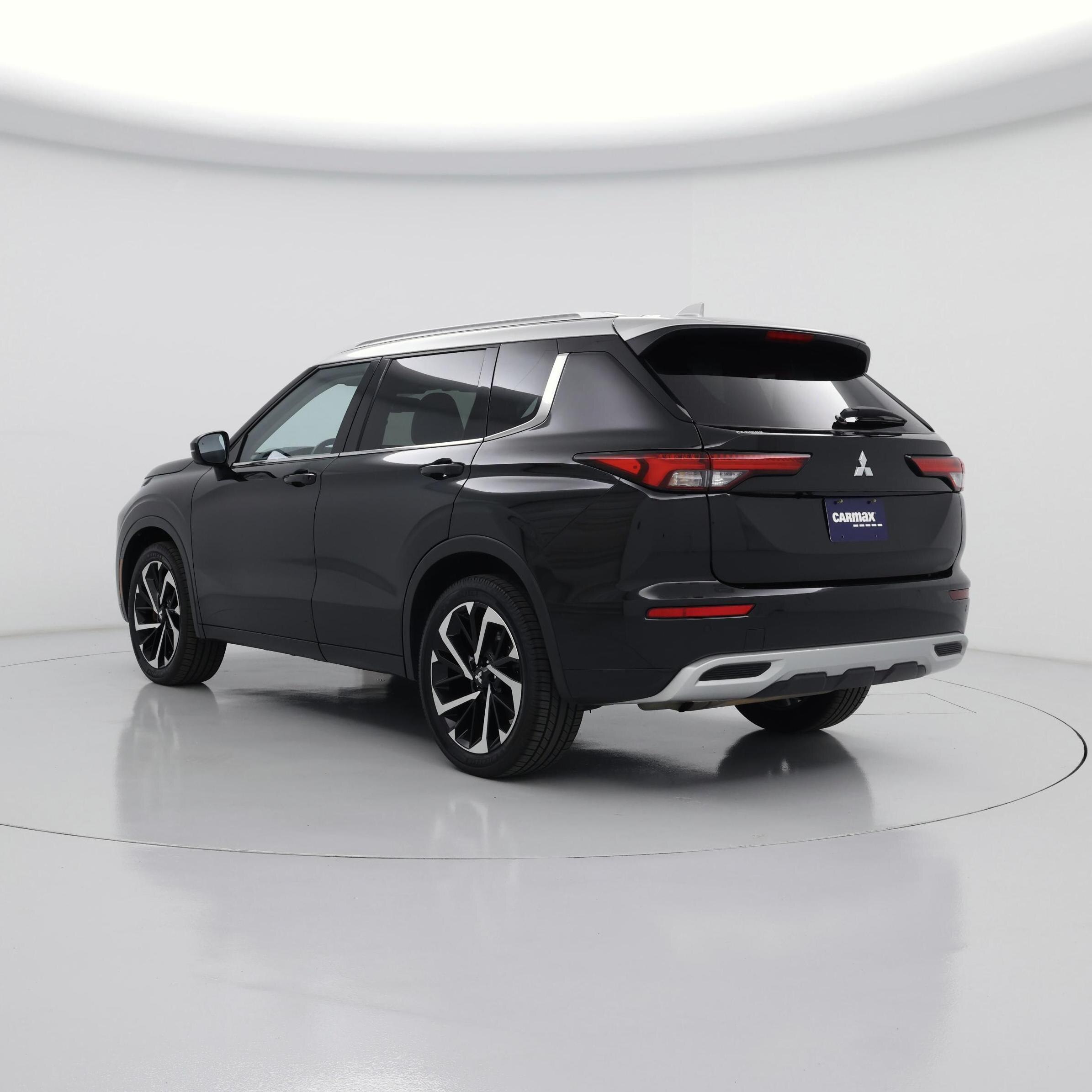 Thumbnail: 2024 Mitsubishi Outlander - 2