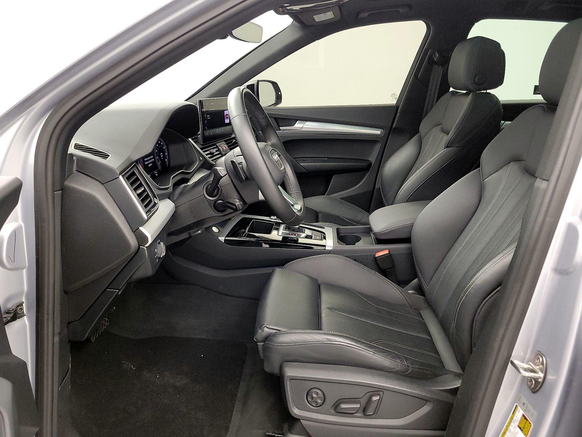 Thumbnail: 2025 Audi Q5 - 11