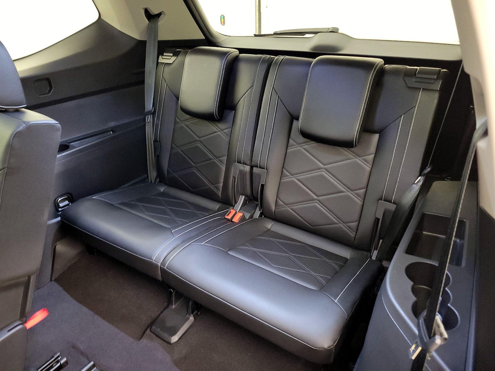 2025 Volkswagen Atlas SE w/Tech - Photo 21
