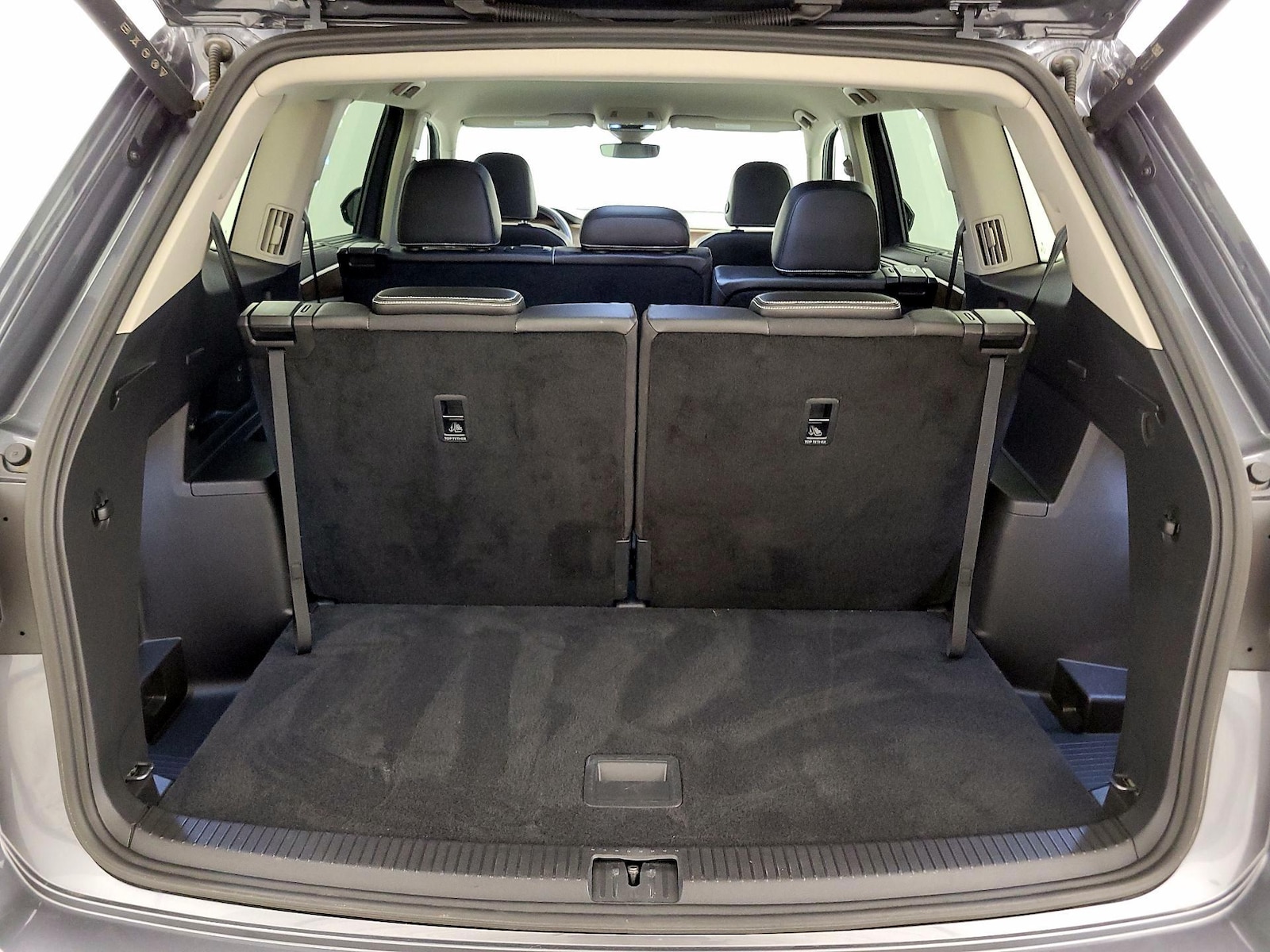 2025 Volkswagen Atlas SE w/Tech - Photo 22