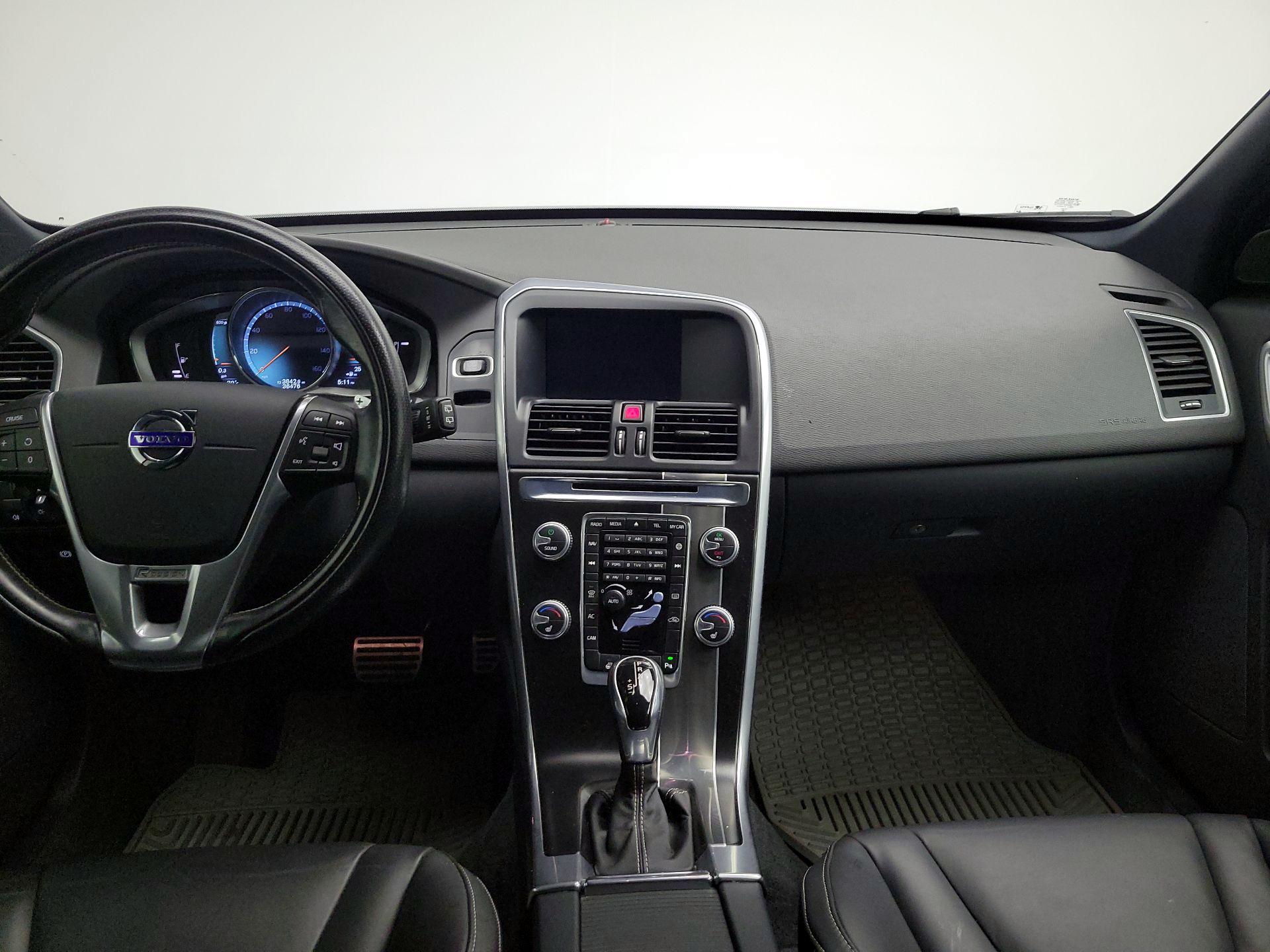 Thumbnail: 2016 Volvo XC60 - 9