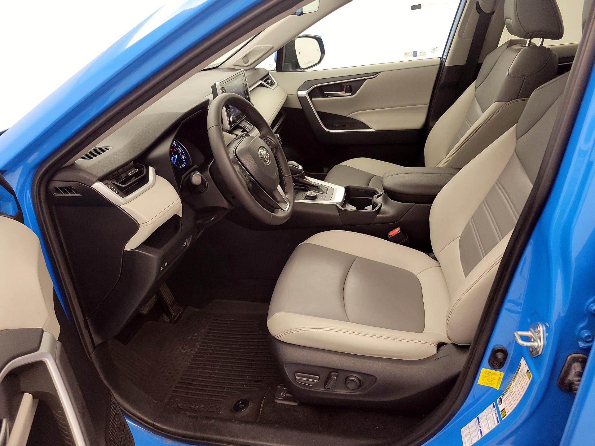 Thumbnail: 2021 Toyota RAV4 - 11
