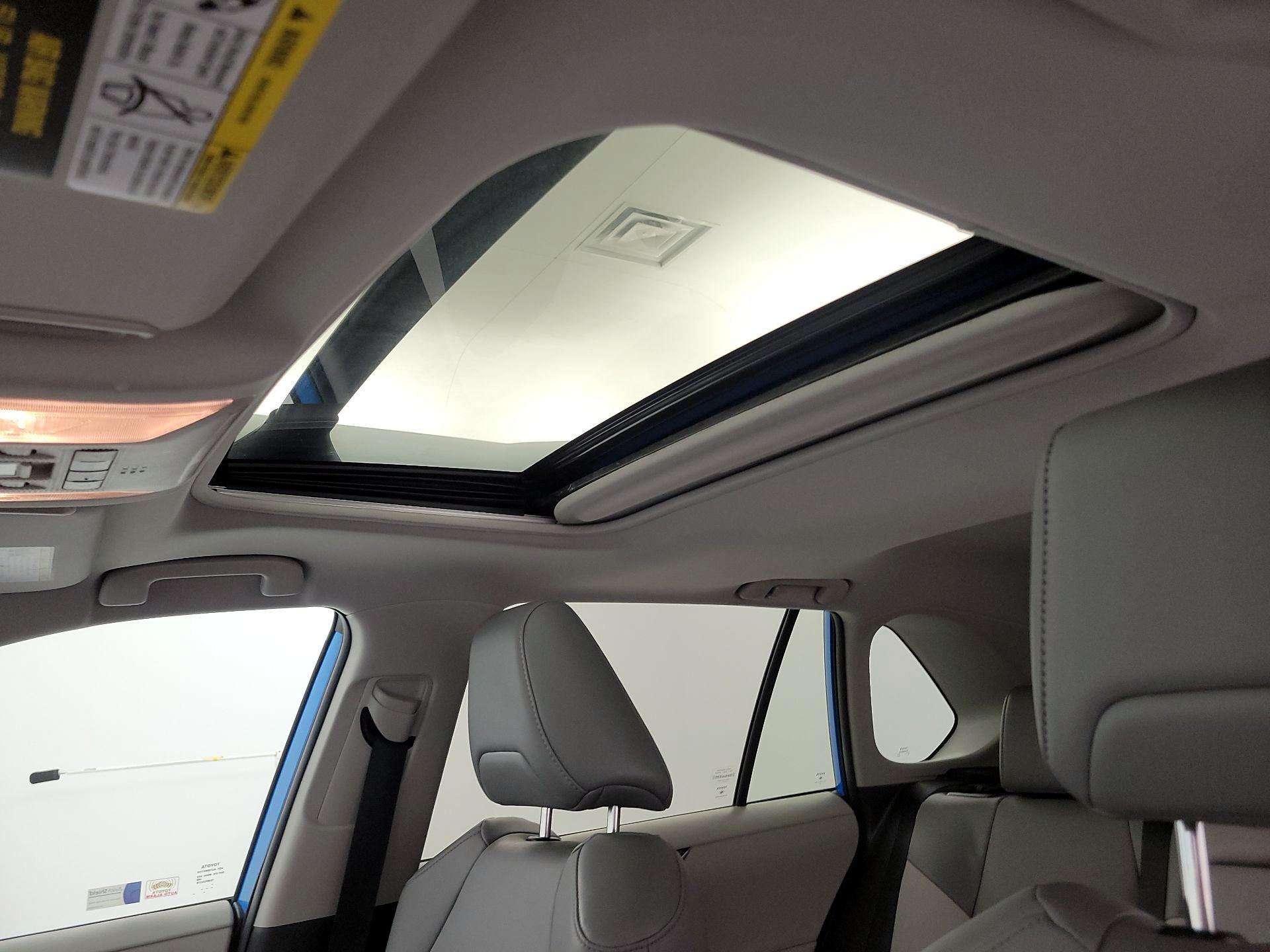 Thumbnail: 2021 Toyota RAV4 - 19