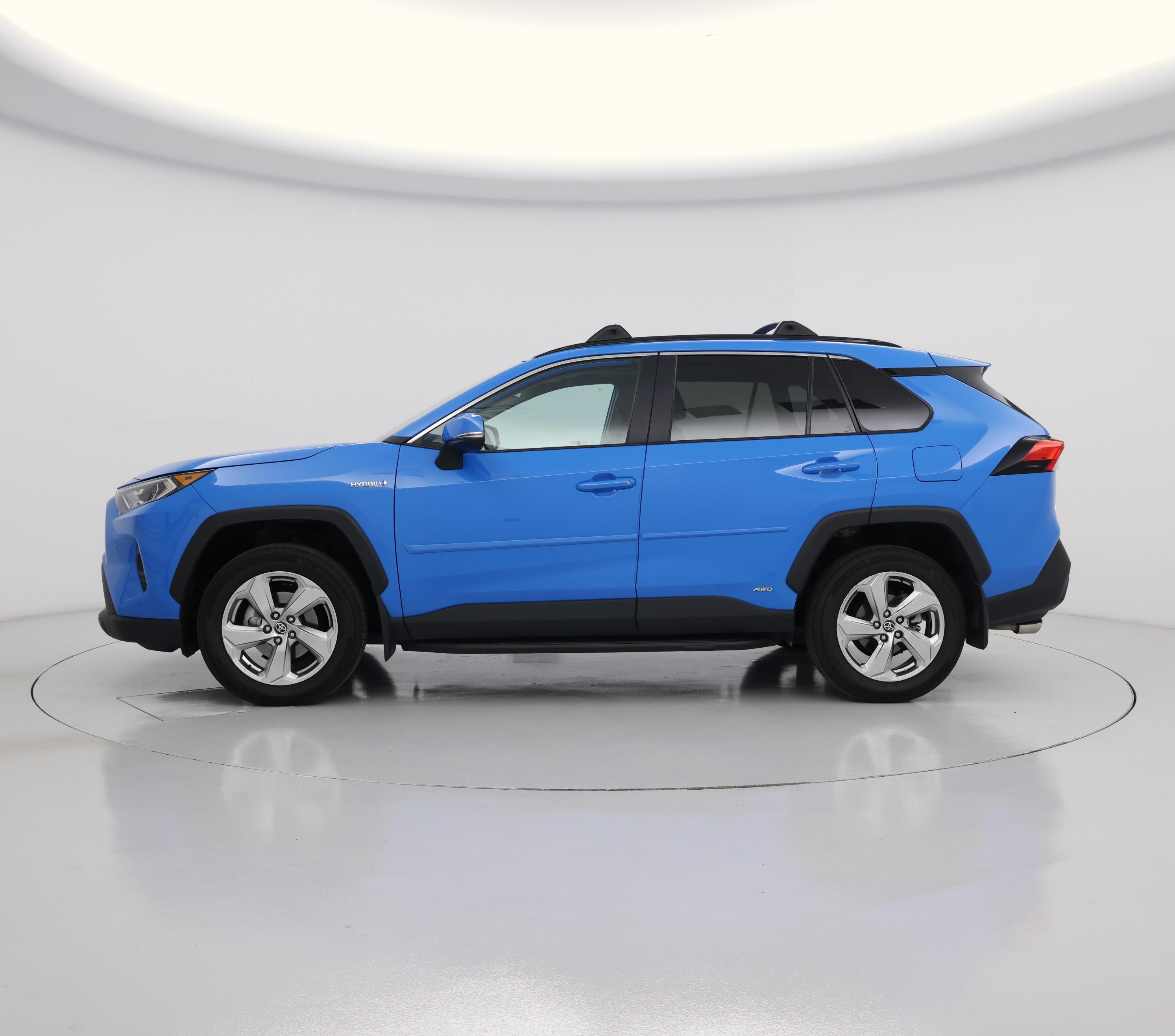 Thumbnail: 2021 Toyota RAV4 - 3