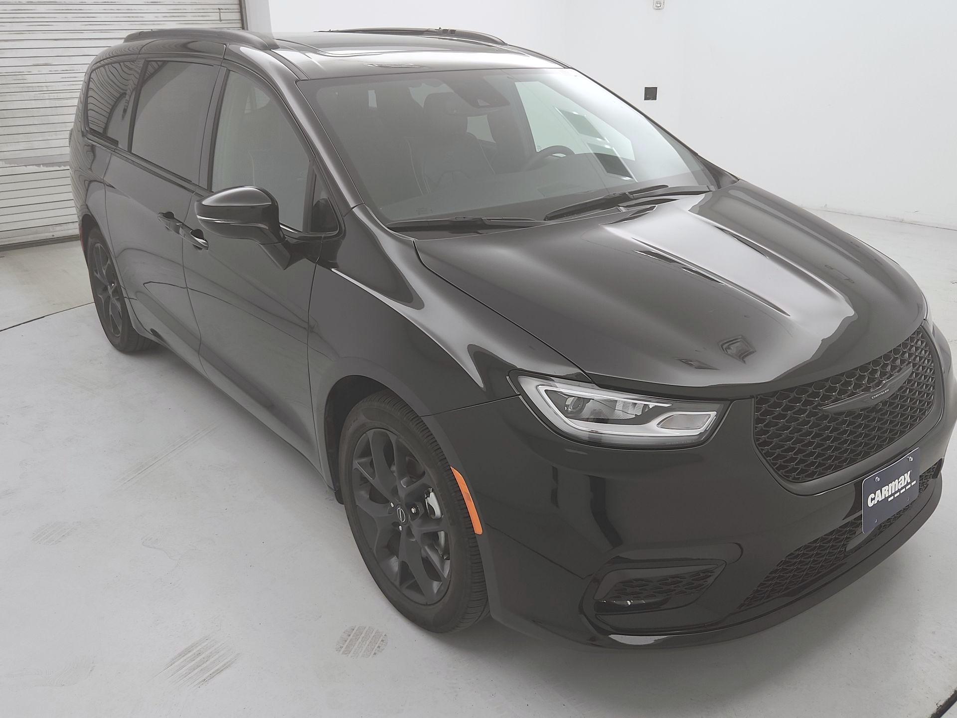 Black 2026 Chrysler Pacifica Minivan Front-Wheel Drive Automatic