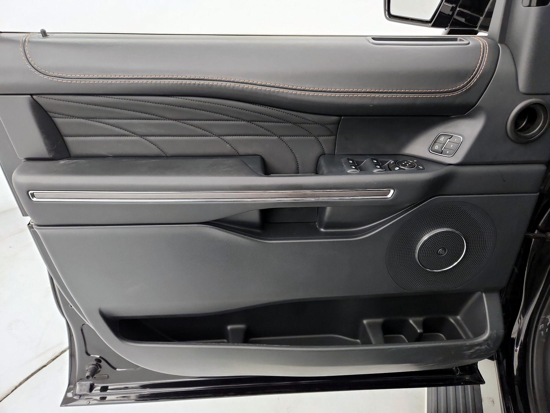 Thumbnail: 2022 Ford Expedition - 12