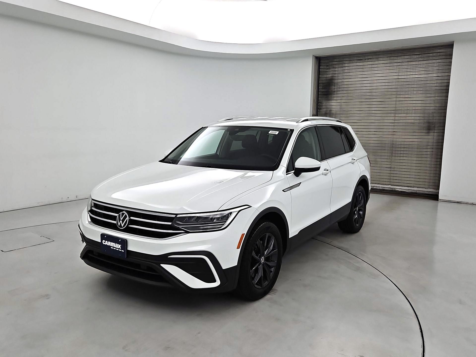 Thumbnail: 2022 Volkswagen Tiguan - 3