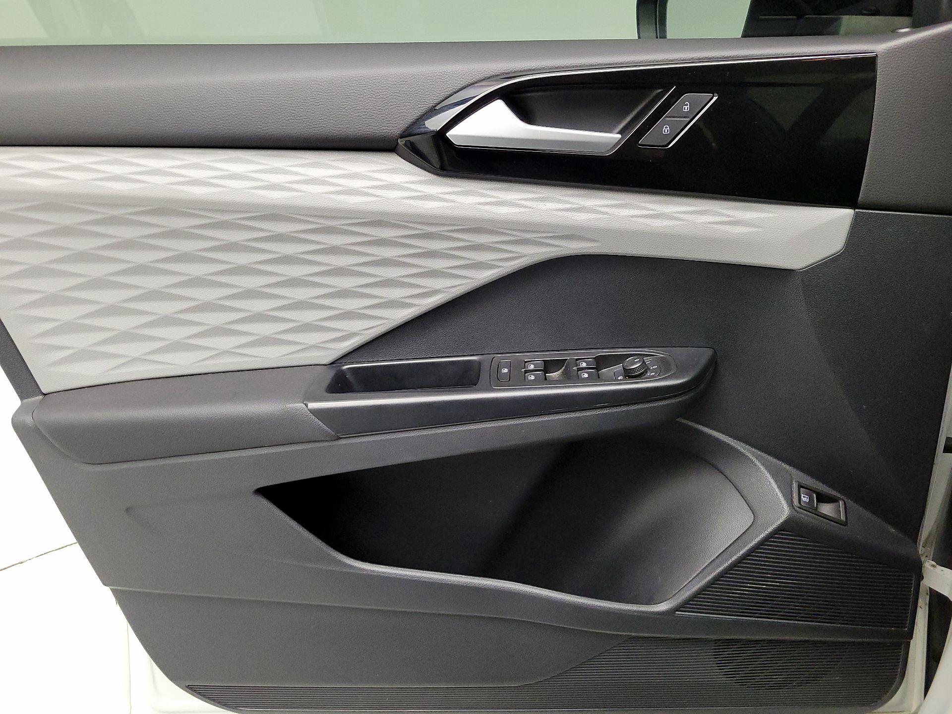 Thumbnail: 2023 Volkswagen Taos - 12