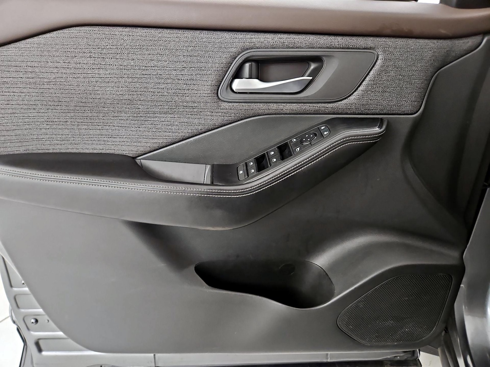 2021 Nissan Rogue SV - Photo 13