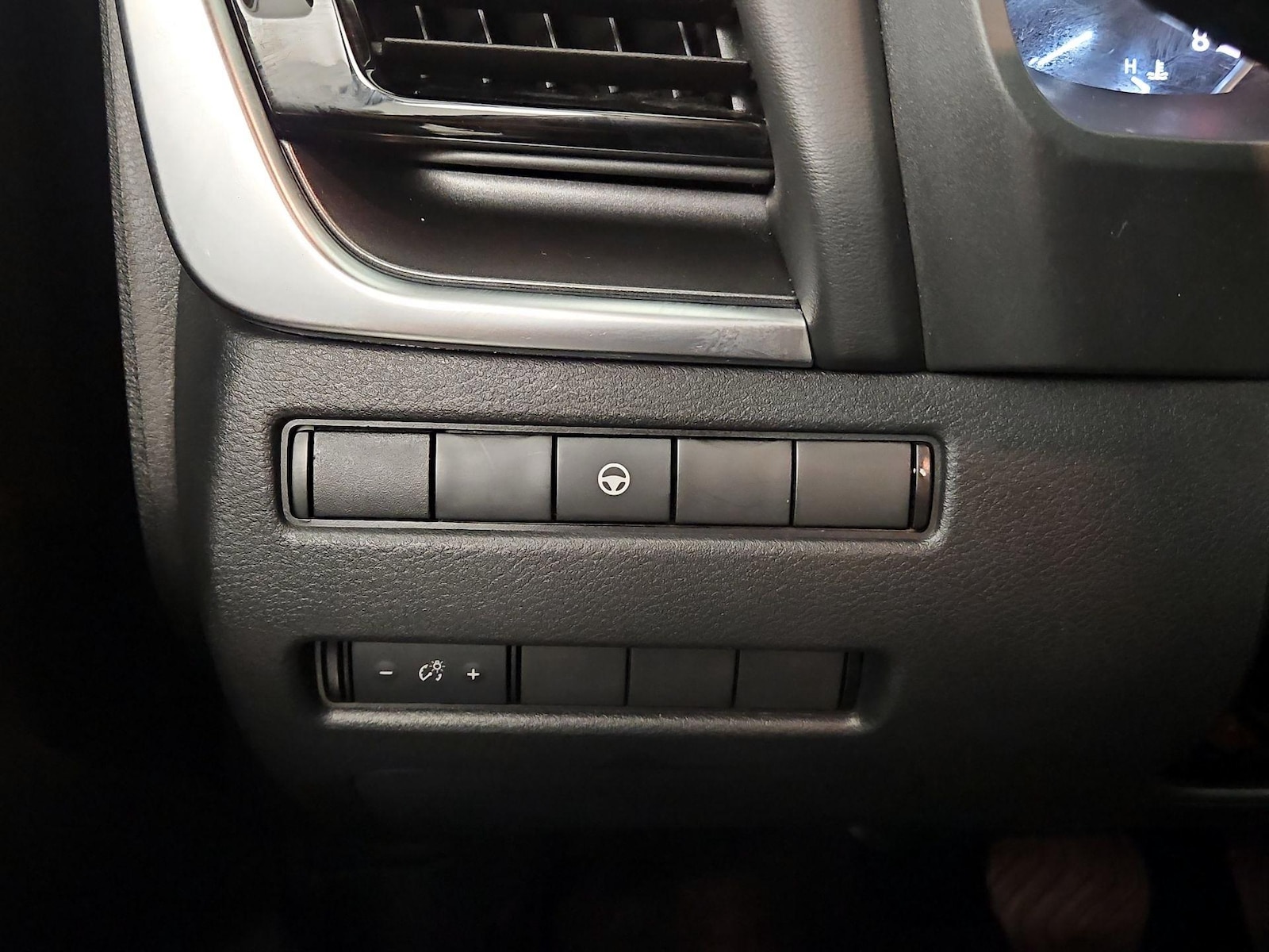 2021 Nissan Rogue SV - Photo 14