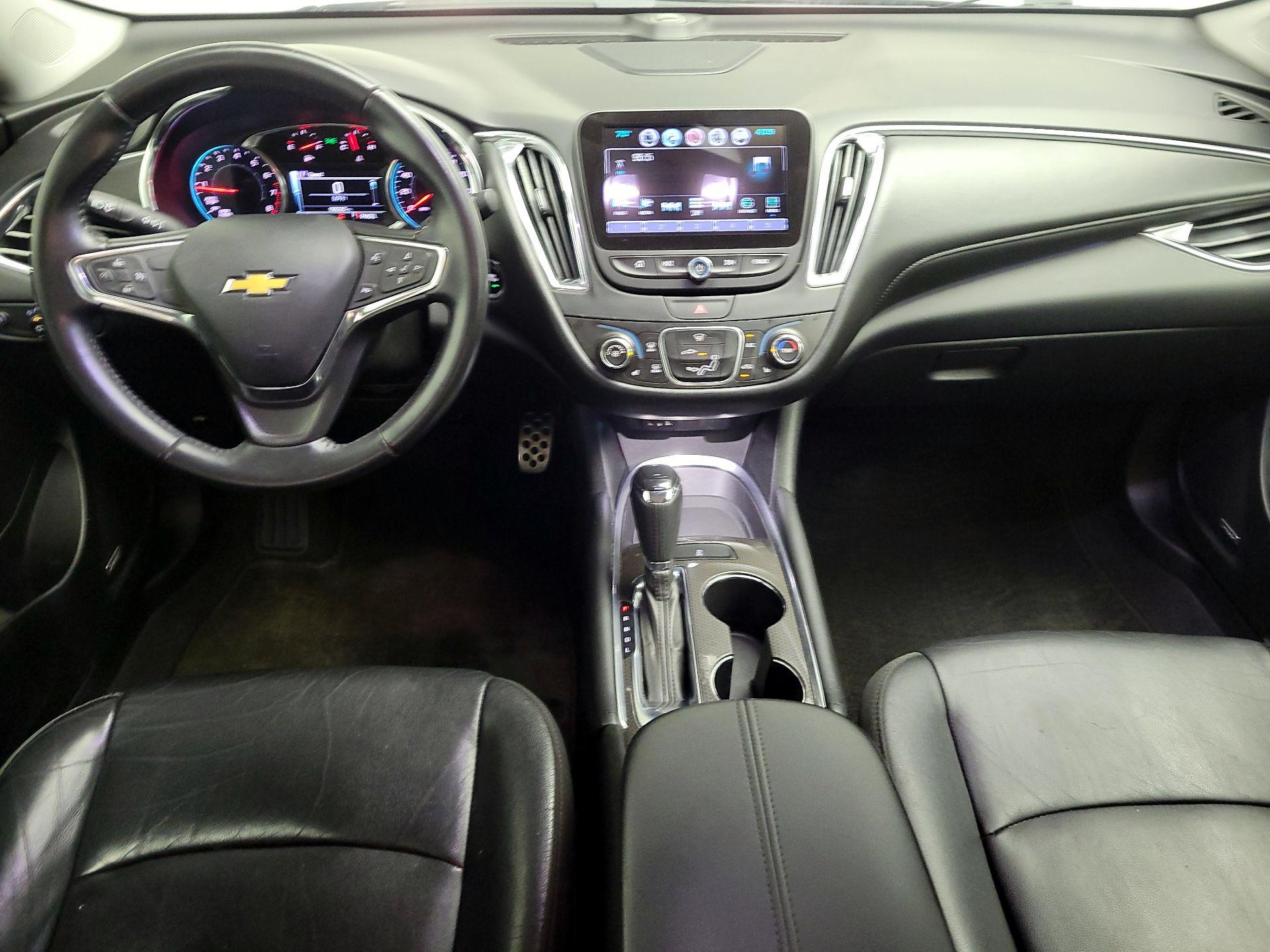 Thumbnail: 2017 Chevrolet Malibu - 9