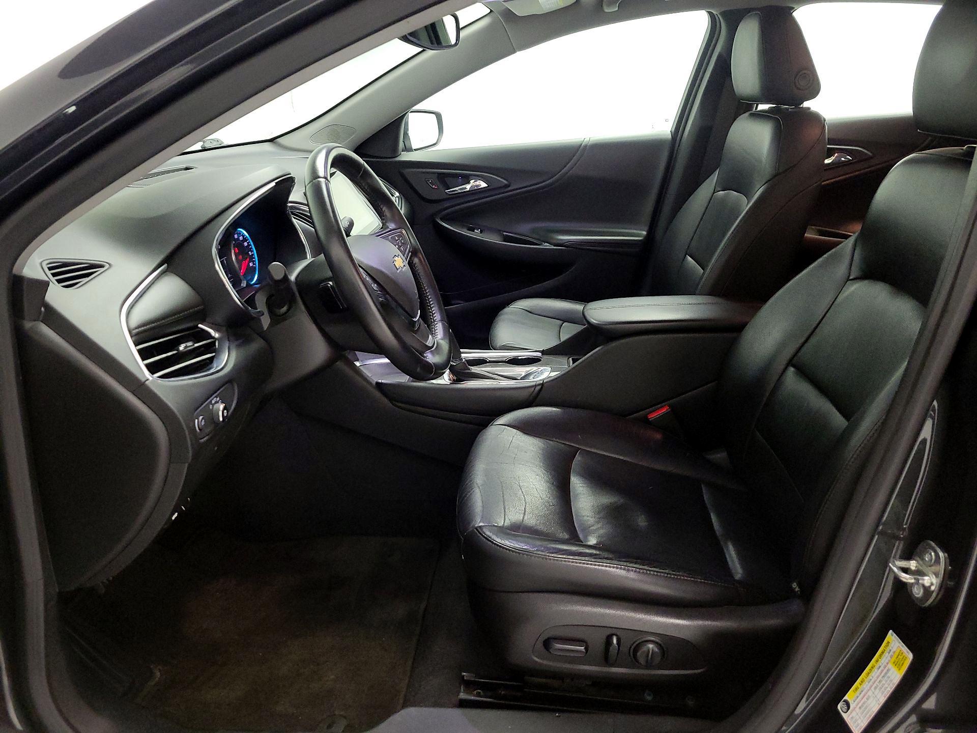 Thumbnail: 2017 Chevrolet Malibu - 11