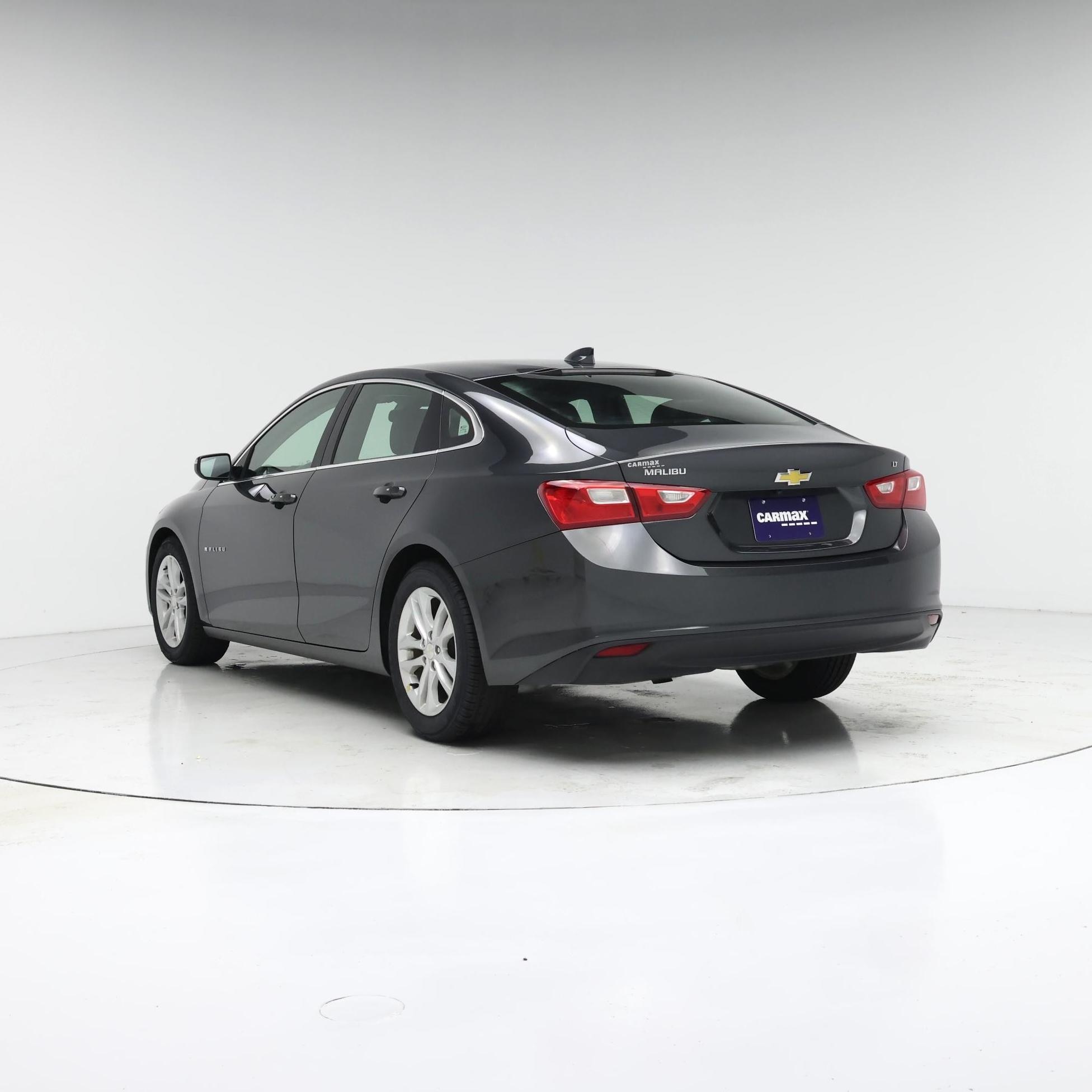 Thumbnail: 2017 Chevrolet Malibu - 2