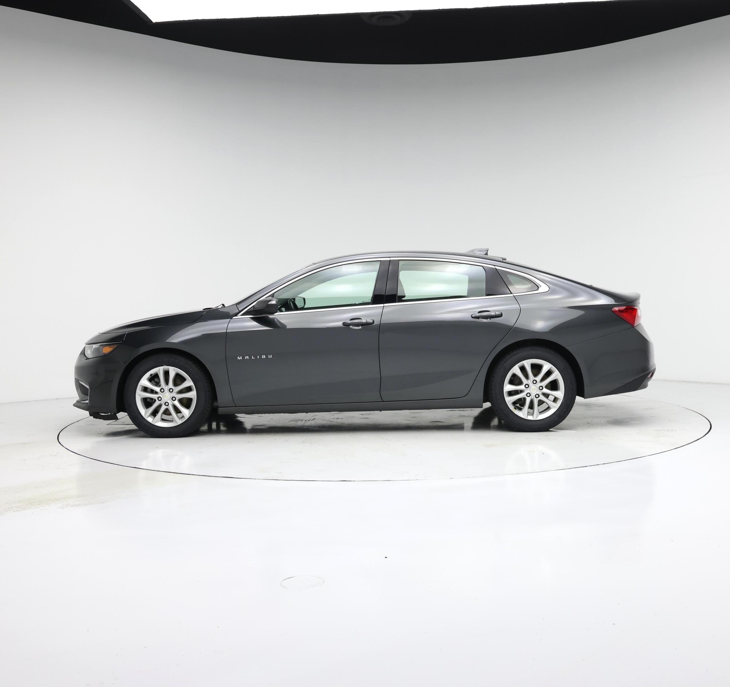 Thumbnail: 2017 Chevrolet Malibu - 3