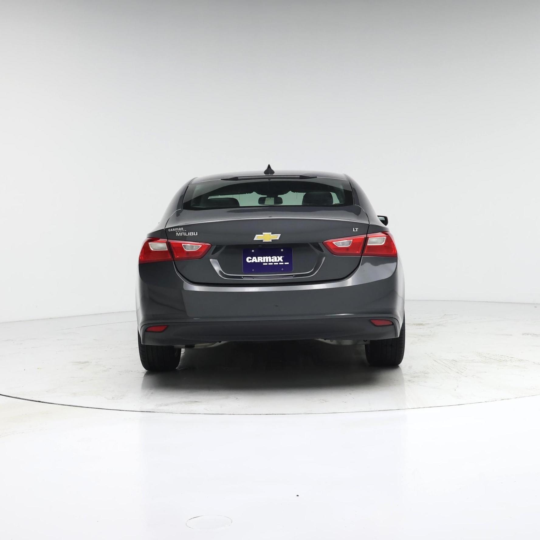Thumbnail: 2017 Chevrolet Malibu - 6