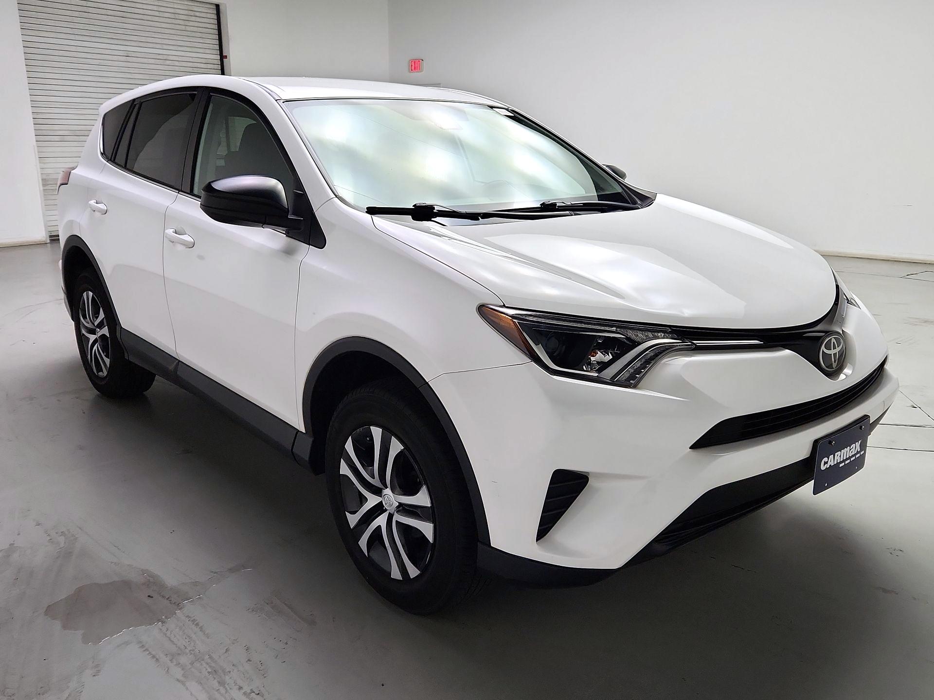 Thumbnail: 2018 Toyota RAV4 - 1
