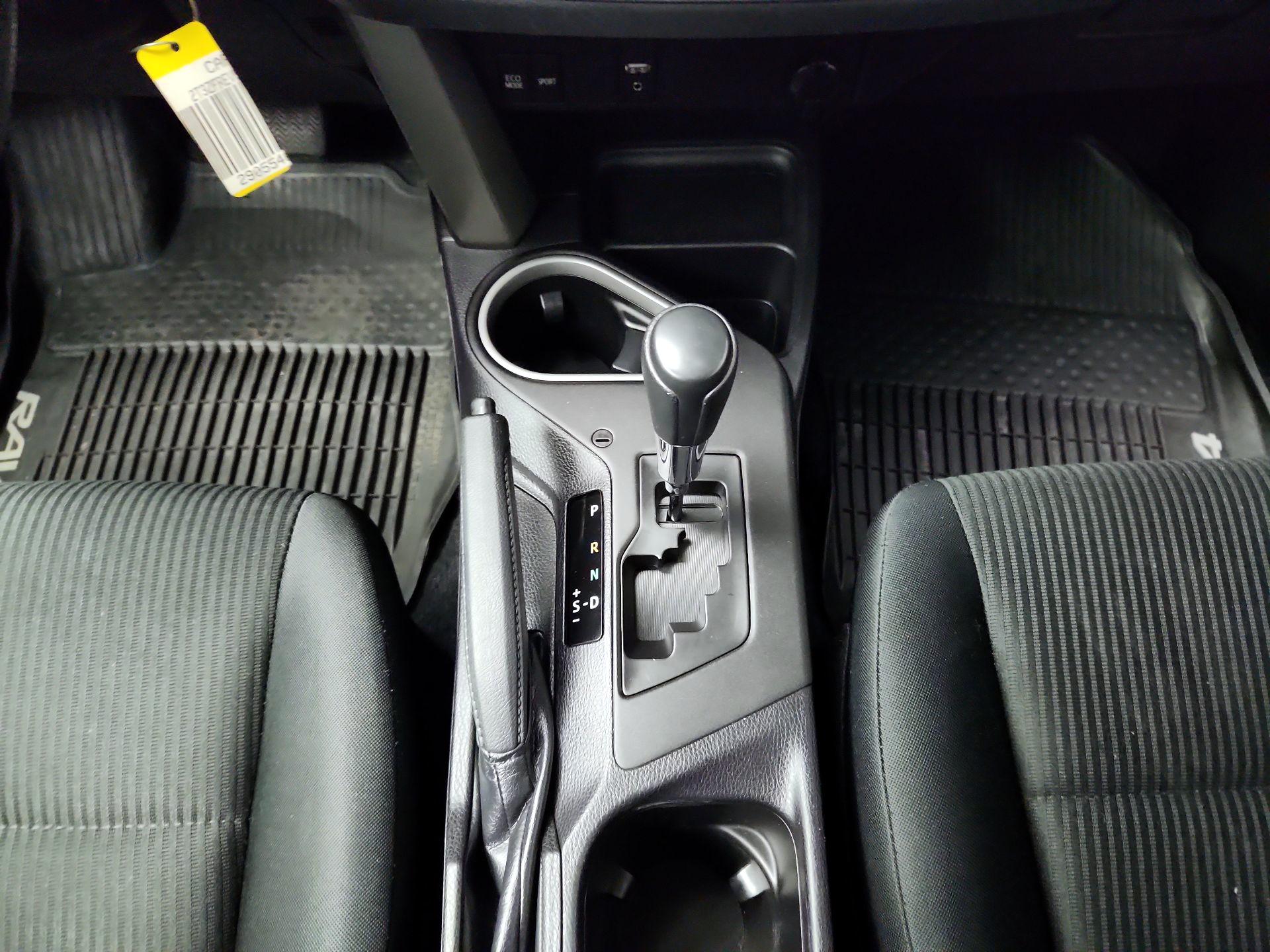 Thumbnail: 2018 Toyota RAV4 - 15