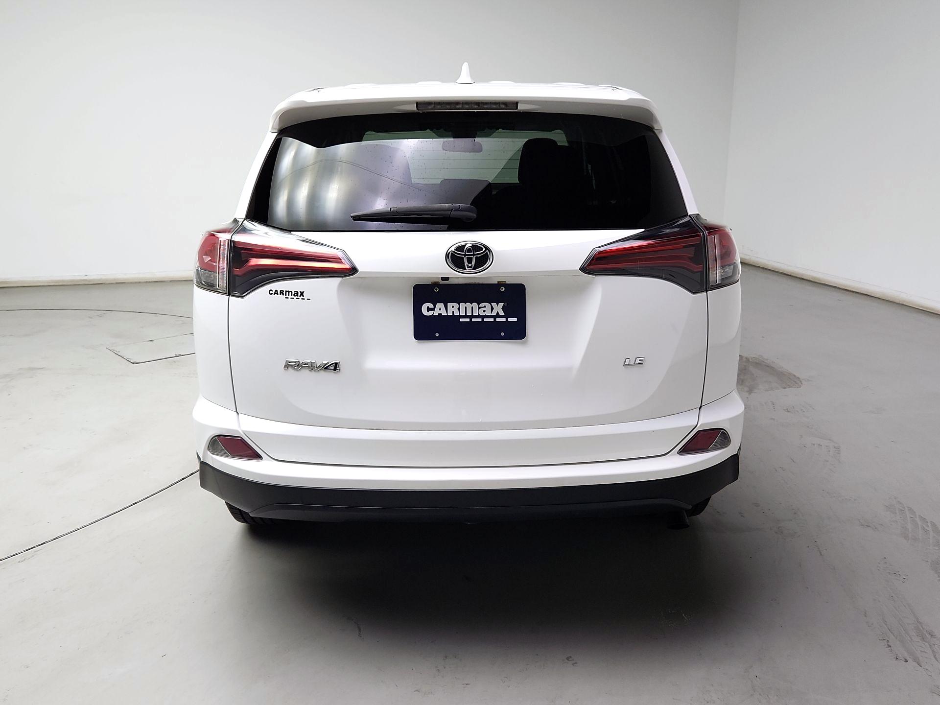 Thumbnail: 2018 Toyota RAV4 - 6