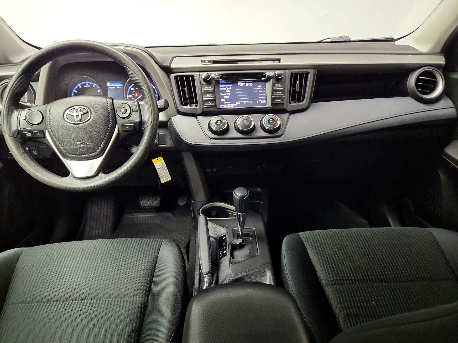 Thumbnail: 2018 Toyota RAV4 - 8