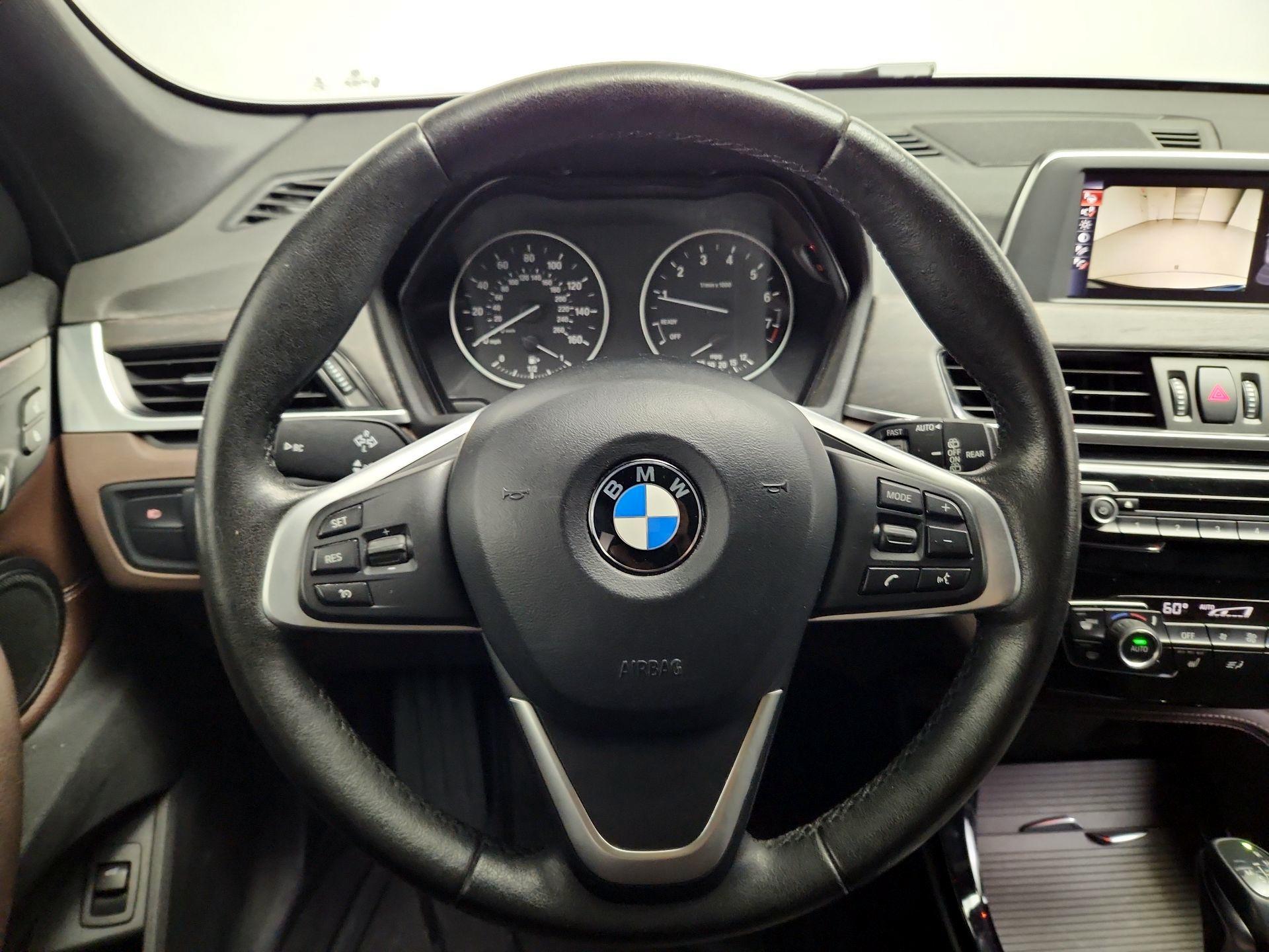 Thumbnail: 2016 BMW X1 - 10