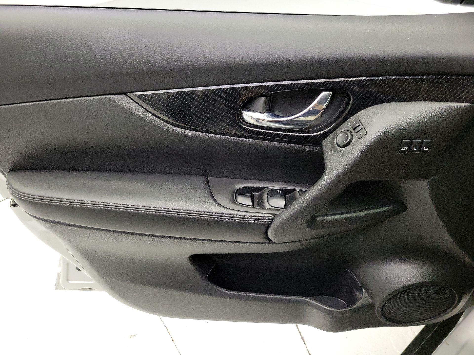 Thumbnail: 2019 Nissan Rogue - 12