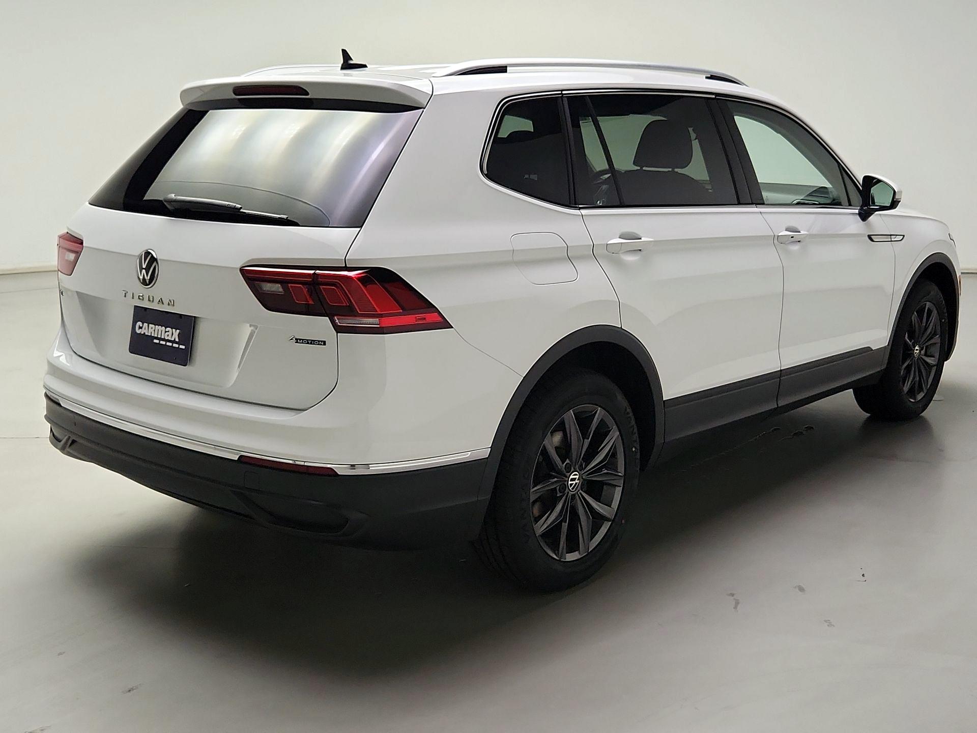 Thumbnail: 2022 Volkswagen Tiguan - 5