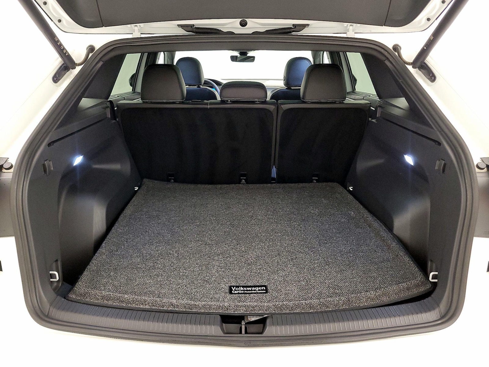 2024 Volkswagen Atlas Cross Sport SE w/Tech - Photo 22