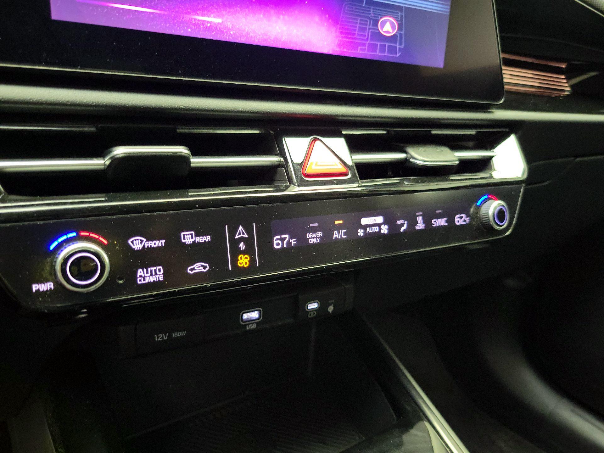 Thumbnail: 2023 Kia Niro - 17