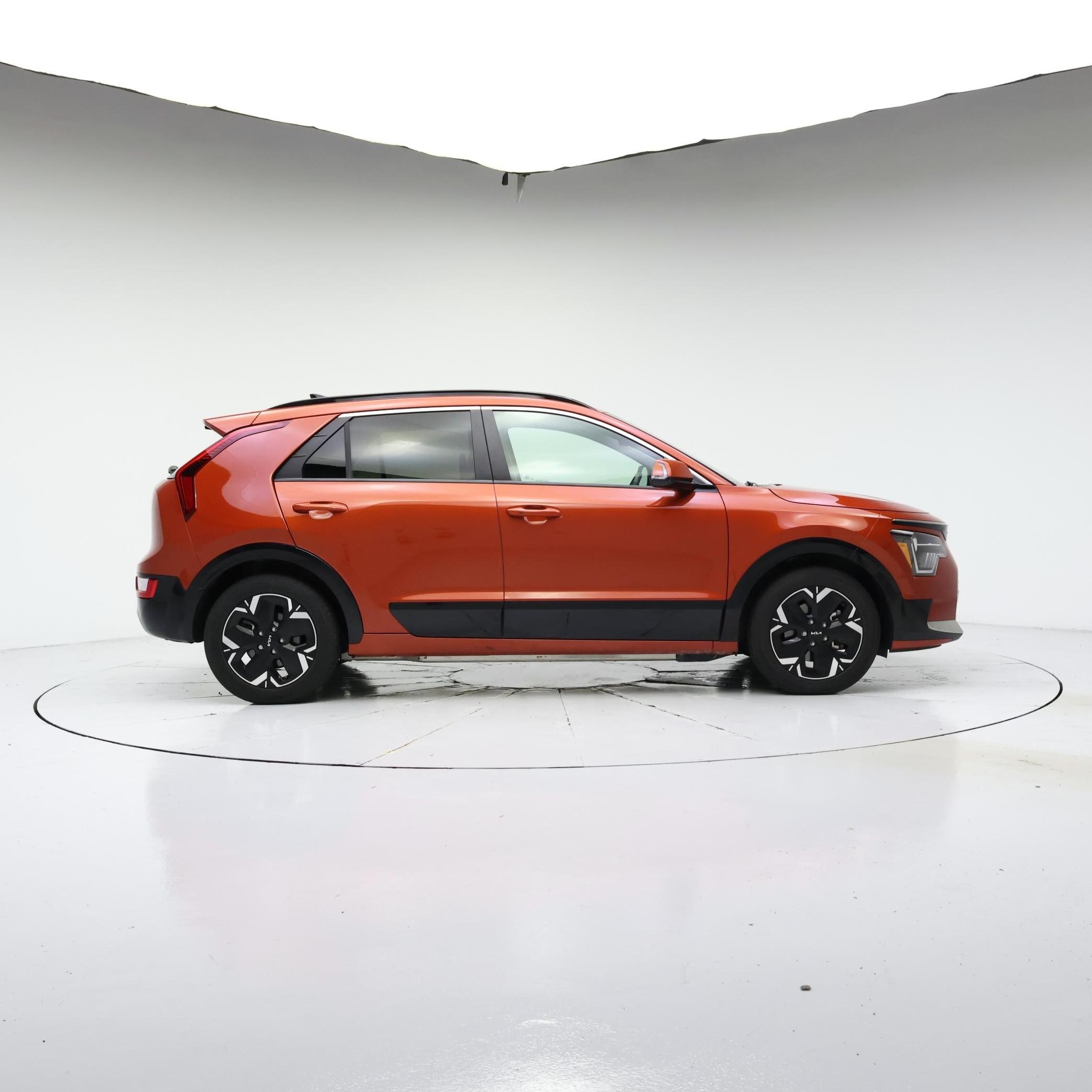 Thumbnail: 2023 Kia Niro - 7